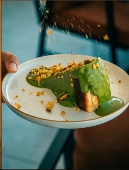 Nova Cafe Seydikemer - Antep Fıstıklı Meşhur San Sebastian Cheesecake
